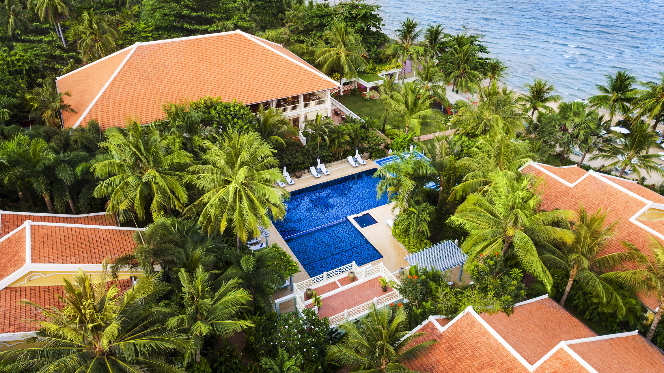 4-property-top-view-la-veranda-resort-phu-quoc-drone-234-copy