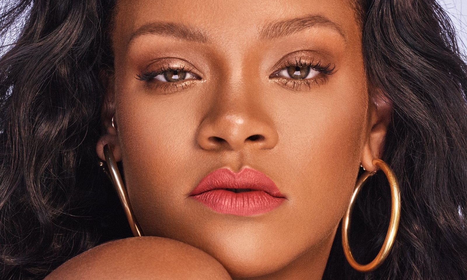 14 thỏi son lì mới của Fenty Beauty đã chứng minh Rihanna là nữ hoàng của những màu son dị biệt
