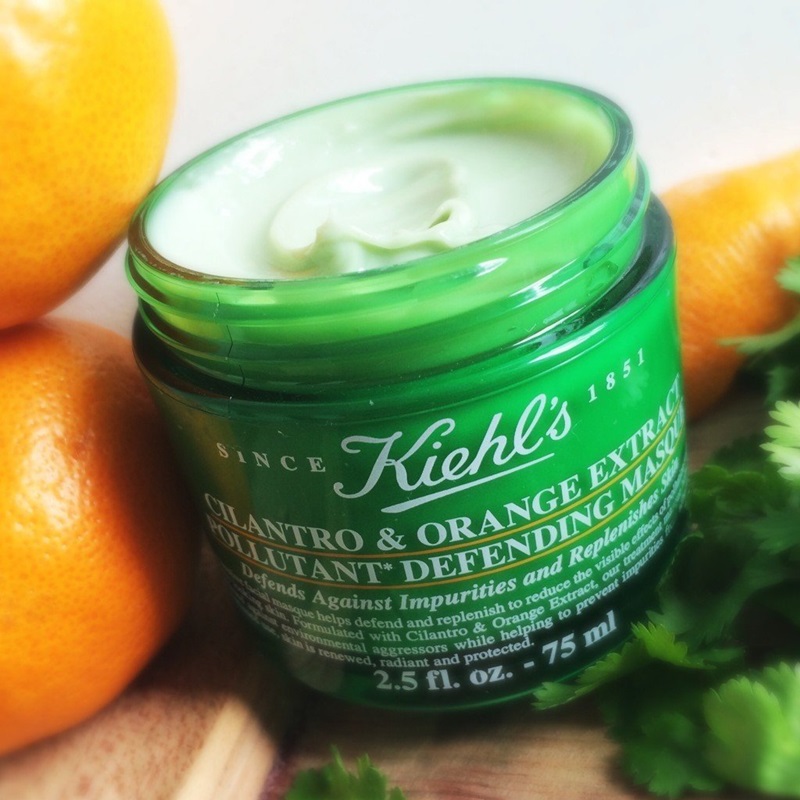Kiehl's - Cilantro Orange Extract Defending Masque: mặt nạ ngủ chiết xuất từ quả cam và rau mùi giúp củng cố và tăng cường hàng rào bảo vệ da. Giá: 32$ (khoảng 704.000VND)