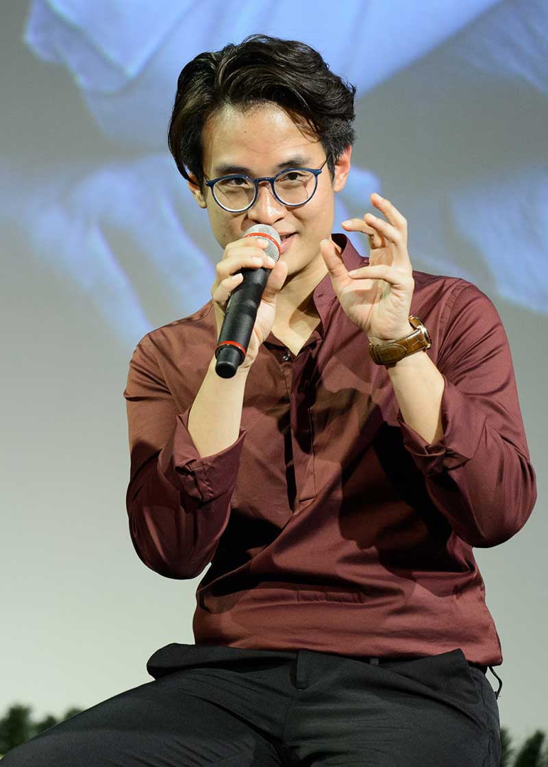 Hà Anh Tuấn và liveshow "F.." của anh gây tiếng vang trong năm qua được nhiều nhà báo ủng hộ khi có tên trong danh sách đề cử tham khảo của ban tổ chức.