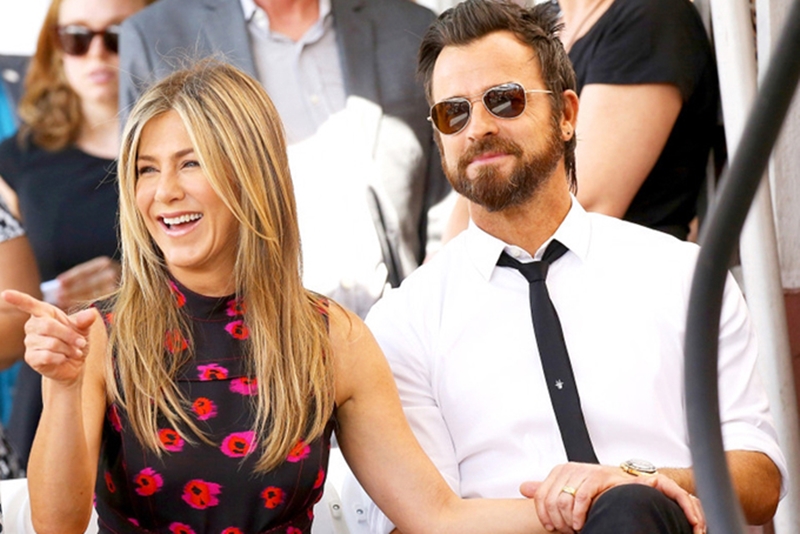 Jennifer Aniston và Justin Theroux chính thức ly hôn sau 2 năm rưỡi kết hôn, 7 năm bên nhau.
