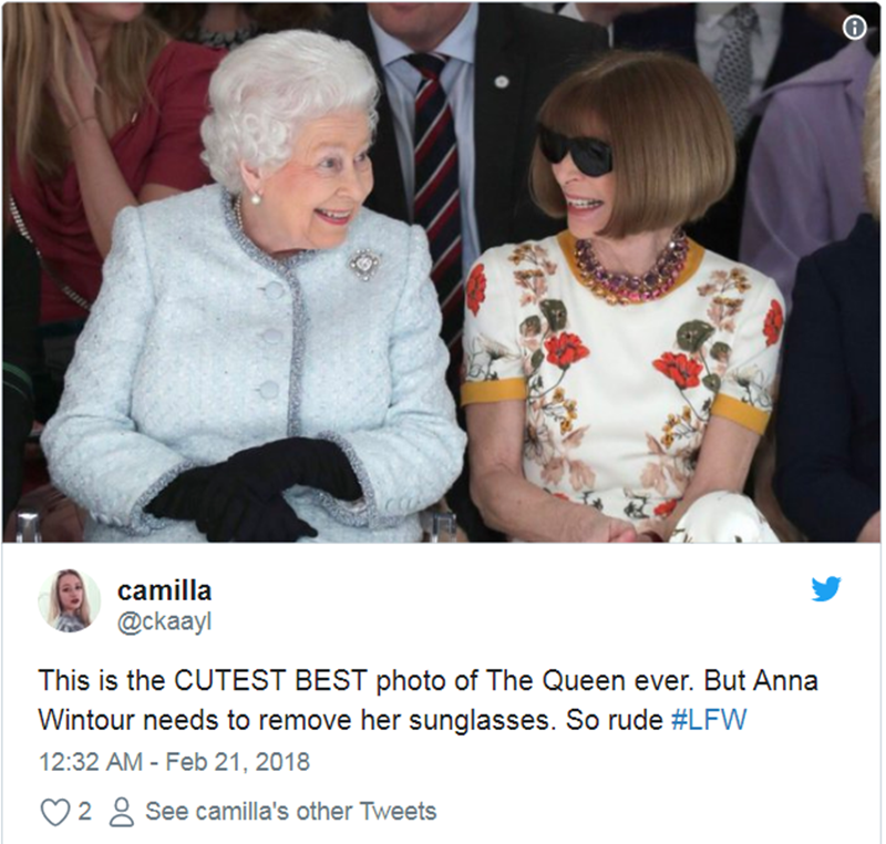 Nữ hoàng đã đến xem show diễn Thu/Đông 2018 của thương hiệu Richard Quinn trong bộ đầm vải tweed màu xanh bạc tinh tế,