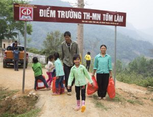 CLB Phụ nữ và Xe Hơi: Nối nhịp yêu thương ở Tồm Làm