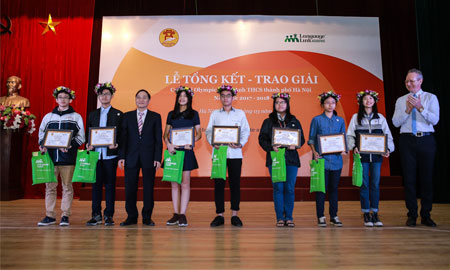 217 cá nhân và 15 tập thể xuất sắc được vinh danh tại cuộc thi Olympic Tiếng Anh THCS Hà Nội do Language Link tổ chức