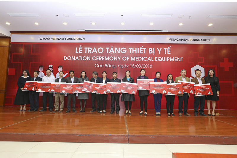 __i-di_n-qu_-tvf-trao-bi_n-t__ng-tr_ng-cho-c-c-b_nh-vi_n