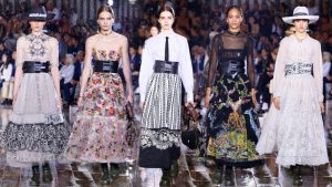 Dior Cruise 2019 – Những nàng thơ Mexico bay bổng trên lưng ngựa