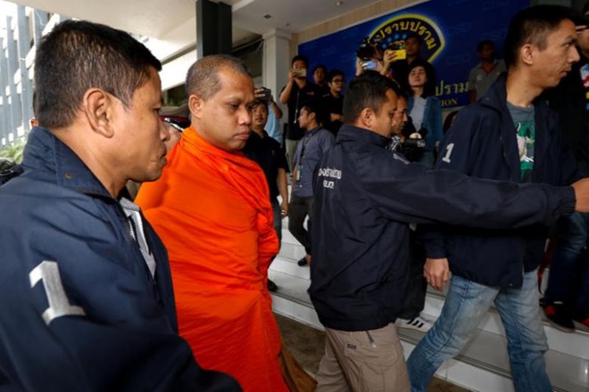 Cảnh sát Thái Lan đột kích nhiều chùa, bắt hàng loạt sư tham ô