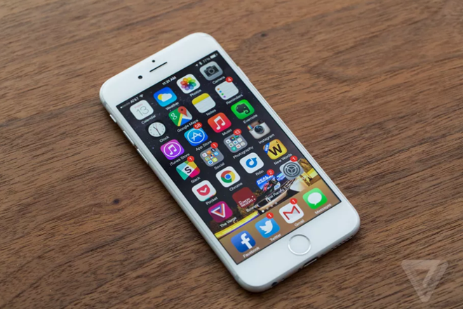 Apple sẽ hoàn trả một phần tiền cho người dùng thay pin iPhone