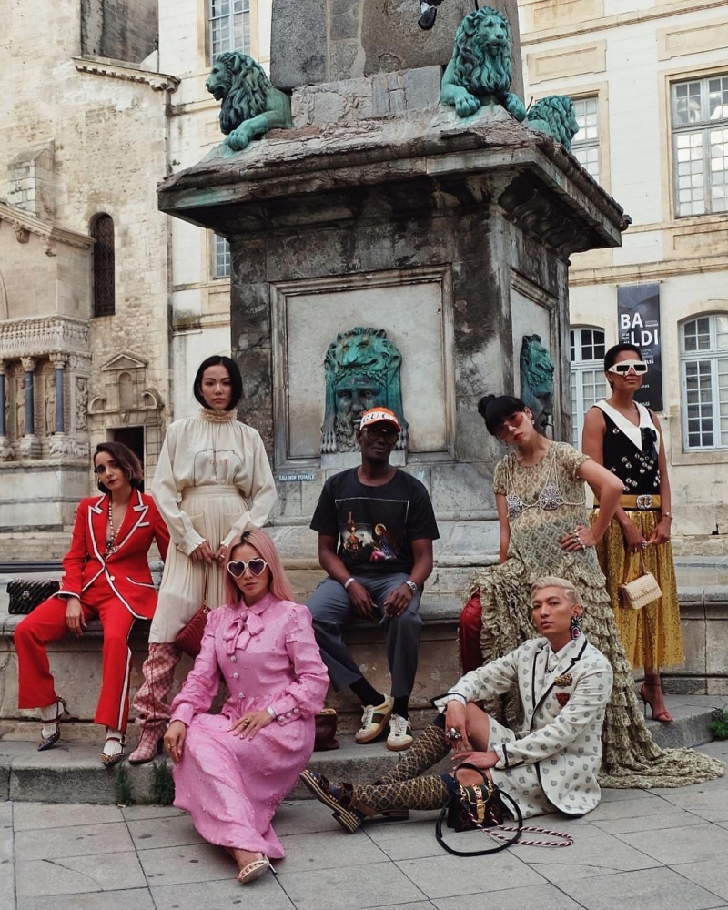 Dàn blogger thời trang đình đám cũng có mặt tại Ares, Pháp để tham dự show diễn Resort 2019 của Gucci. 