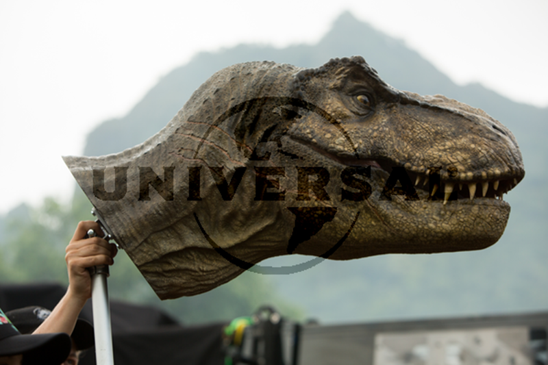 Jurassic World: Fallen Kingdom hứa hẹn trở thành cơn bão lớn nhất của hãng Universal trong năm 2018.