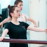 “Em chưa 18” Kaity Nguyễn sẽ trở thành vũ công ballet hay cao thủ kungfu?