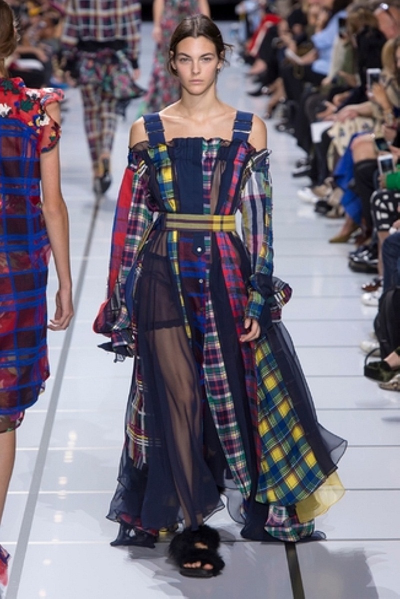 vay-tu-khan-lua-sacai-spring-2018-ready-to-wear-fashion-show-collection-deponline-20180615