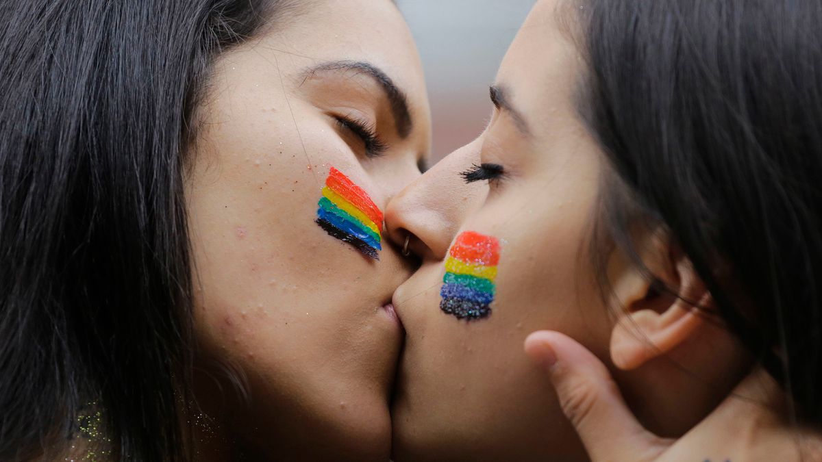 Nụ hôn được trao tại Sao Paulo (Brazil).