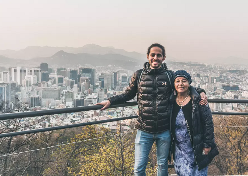 Nathanel và bà của anh đã ở rất gần ranh giới giữa Nam Hàn và Bắc Hàn. 