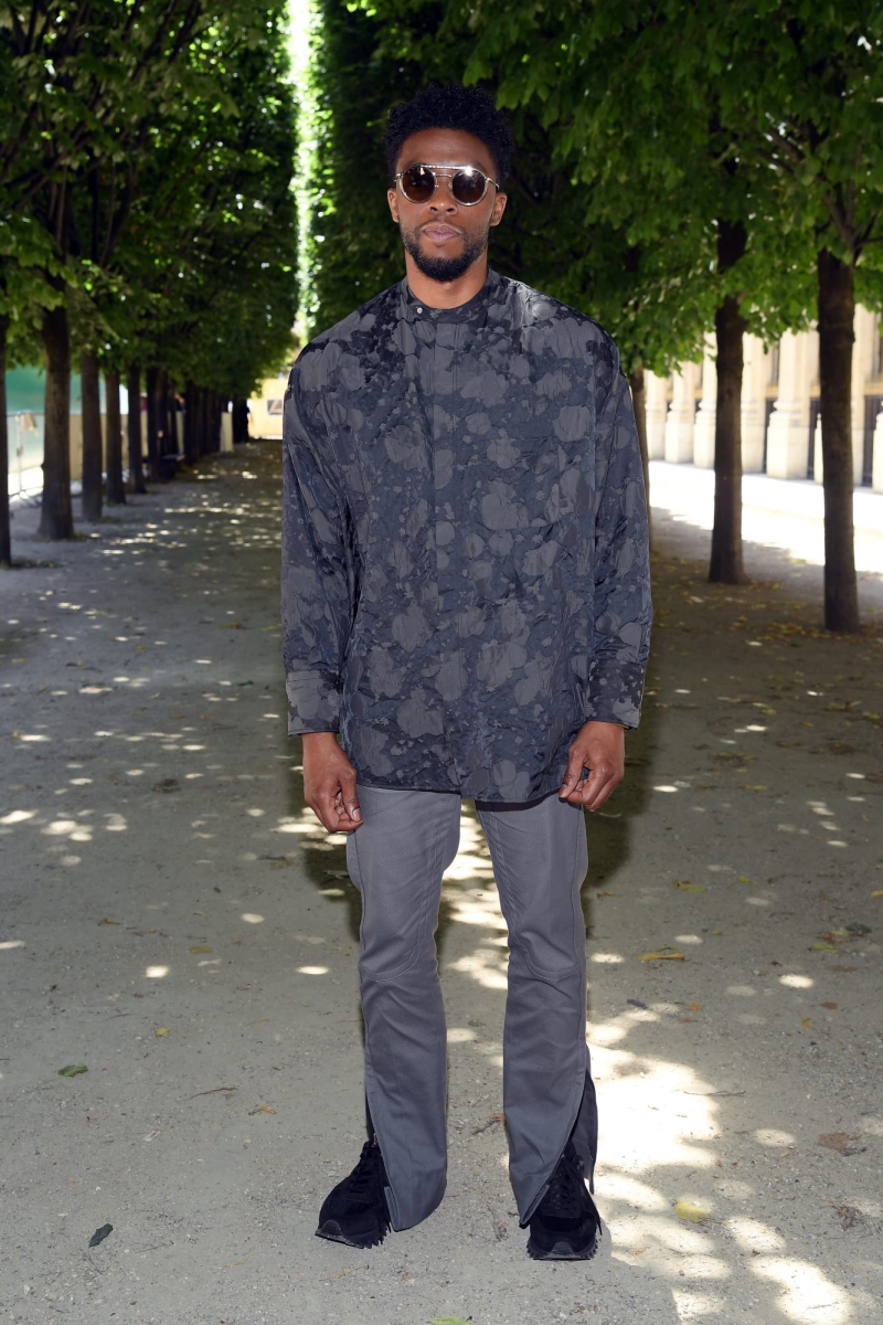 "Báo đen" Chadwick Boseman mặc trang phục từ BST Xuân Hè 2019 của Louis Vuitton. 