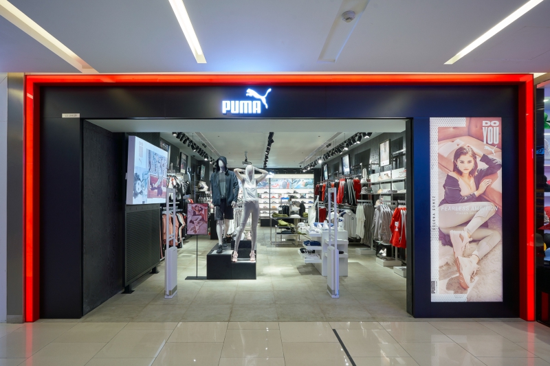 Cửa hàng Puma tại Saigon Centre.