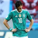 Mesut Oezil đăng tâm thư chia tay đội tuyển Đức ở tuổi 29