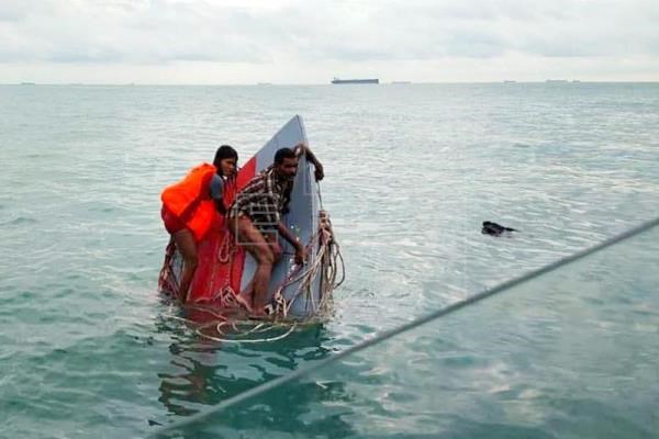 Lật thuyền chở người di cư trái phép ở ngoài khơi Malaysia