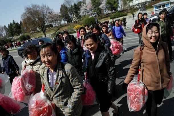 Báo Triều Tiên hối thúc người dân sẵn sàng ‘thắt lưng buộc bụng’