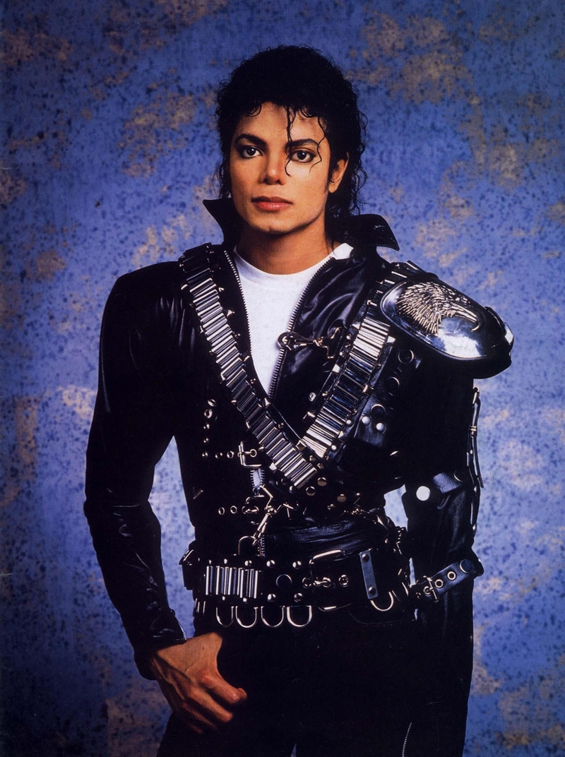 Michael Jackson vẫn kiếm tiền khủng dù đã qua đời  Báo Người lao động