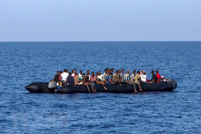 Italy nhất quyết từ chối tiếp nhận người di cư gặp nạn trên biển