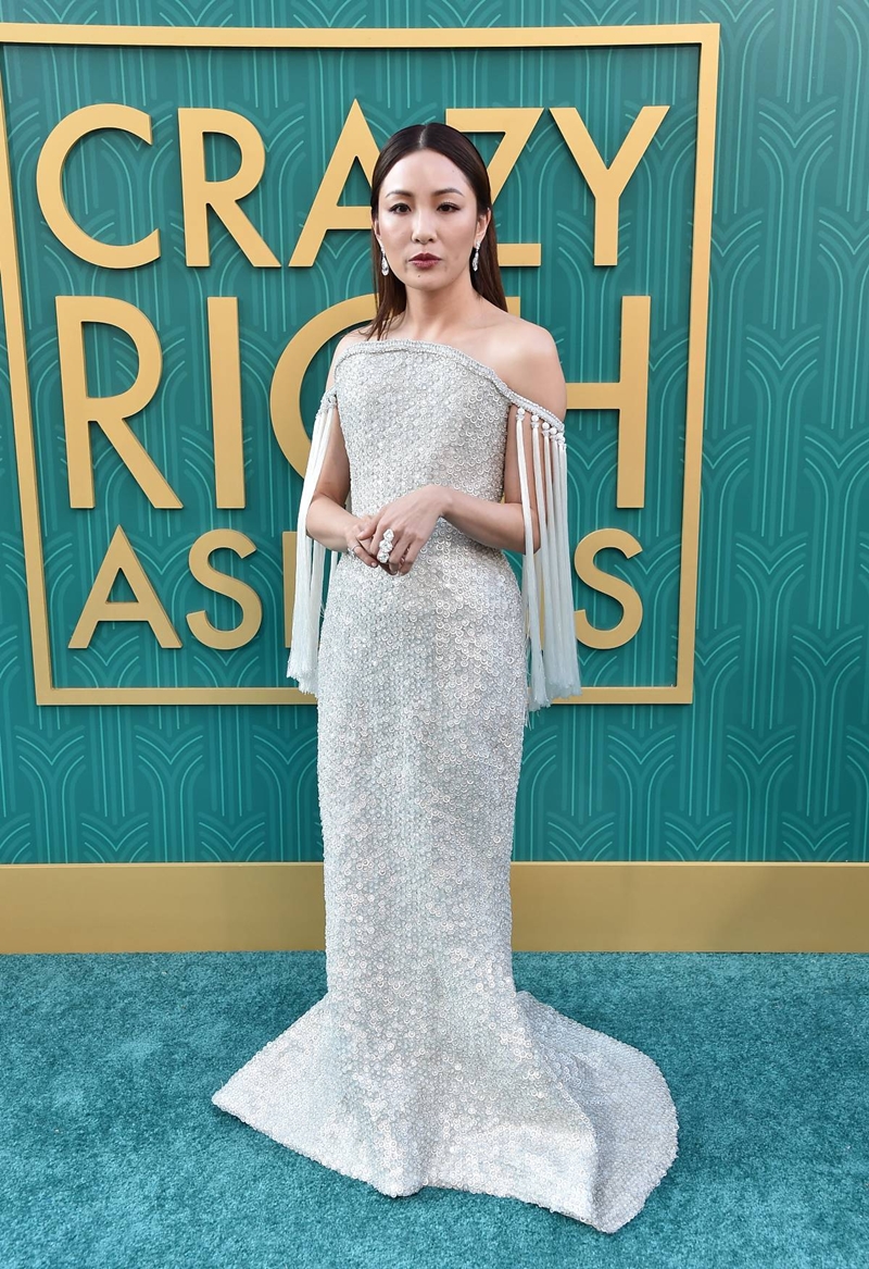 Tuy nhiên, nữ diễn viên chính Ngô Điềm Mẫn mới chính là người chiếm trọn "spotlight" của thảm đỏ "Crazy Rich Asians" lần này. Cô diện bộ váy cúp ngực của nhà mốt Ralph & Russo.