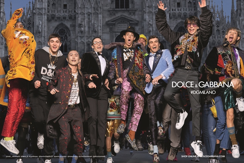 Khác với những bức hình quảng cáo cho BST nữ, hình ảnh quảng cáo cho BST nam của Dolce & Gabbana lựa chọn những gương mặt millennials đình đám trên mạng xã hội và con trai của những người nổi tiếng.