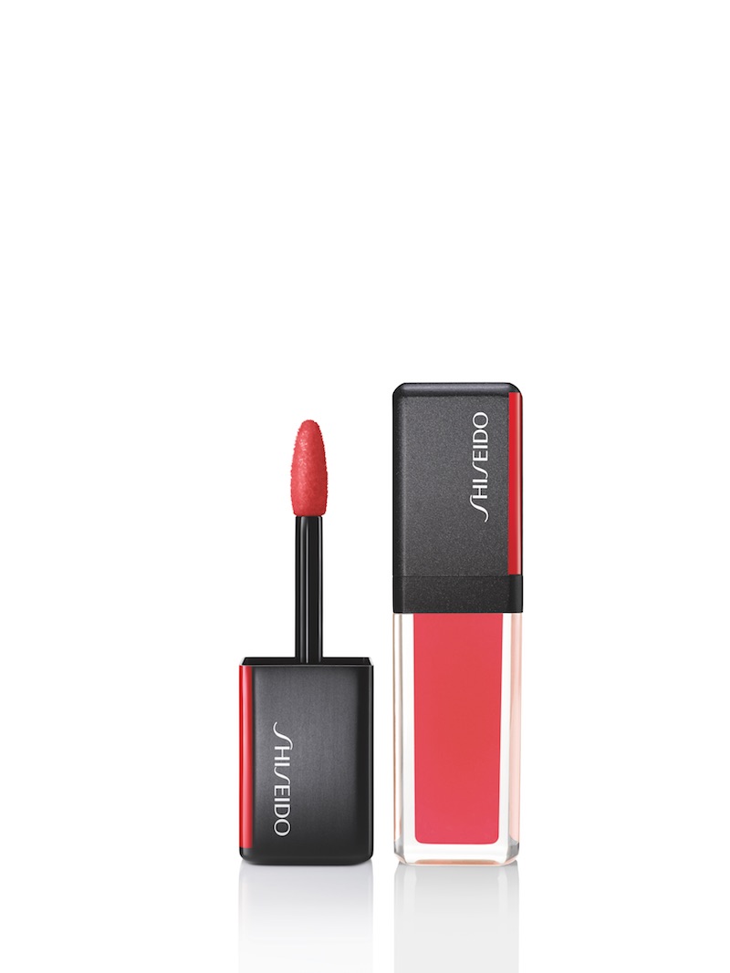 Son môi Shiseido mỏng nhẹ, mềm mượt và lâu trôi suốt nhiều giờ 
