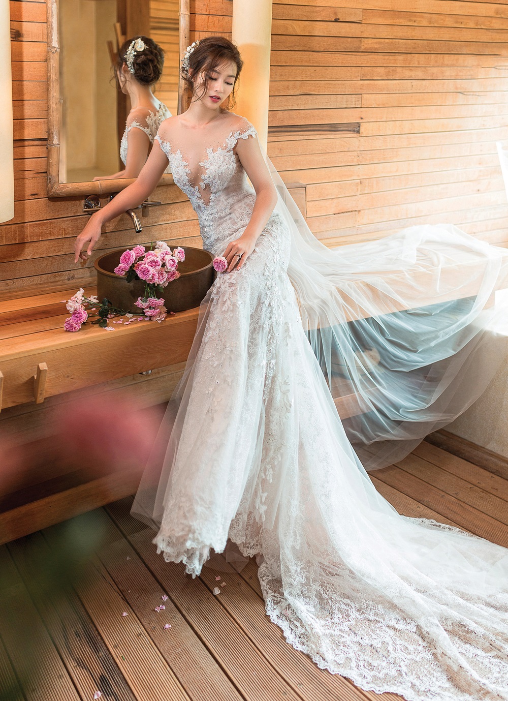Có nên chọn váy cưới khác màu trắng khi chụp ảnh cưới đảo ngọc?