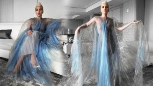 Hậu “càn quét” thảm đỏ, Lady Gaga lại gây hoa mắt với váy “chuyển động”