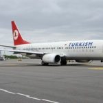 Romania: Máy bay hạ cánh khẩn cấp vì khách mắc thương hàn