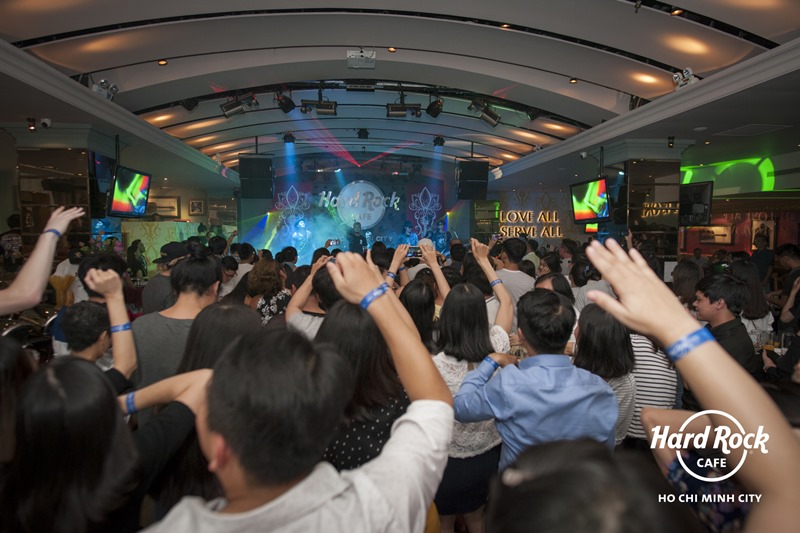 Không gian giải trí đậm chất riêng của Hard Rock Café Tp.HCM.