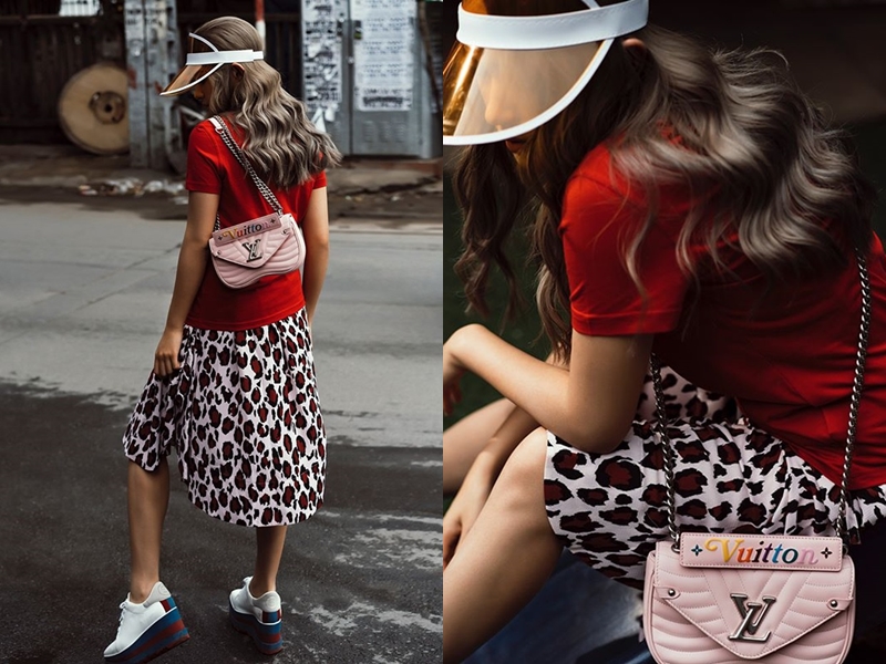 Fashionista gốc Hà Thành còn tích cực lăng xê xu hướng này với set đồ cá tính khi phối áo thun sắc đỏ rực cùng chân váy da báo.