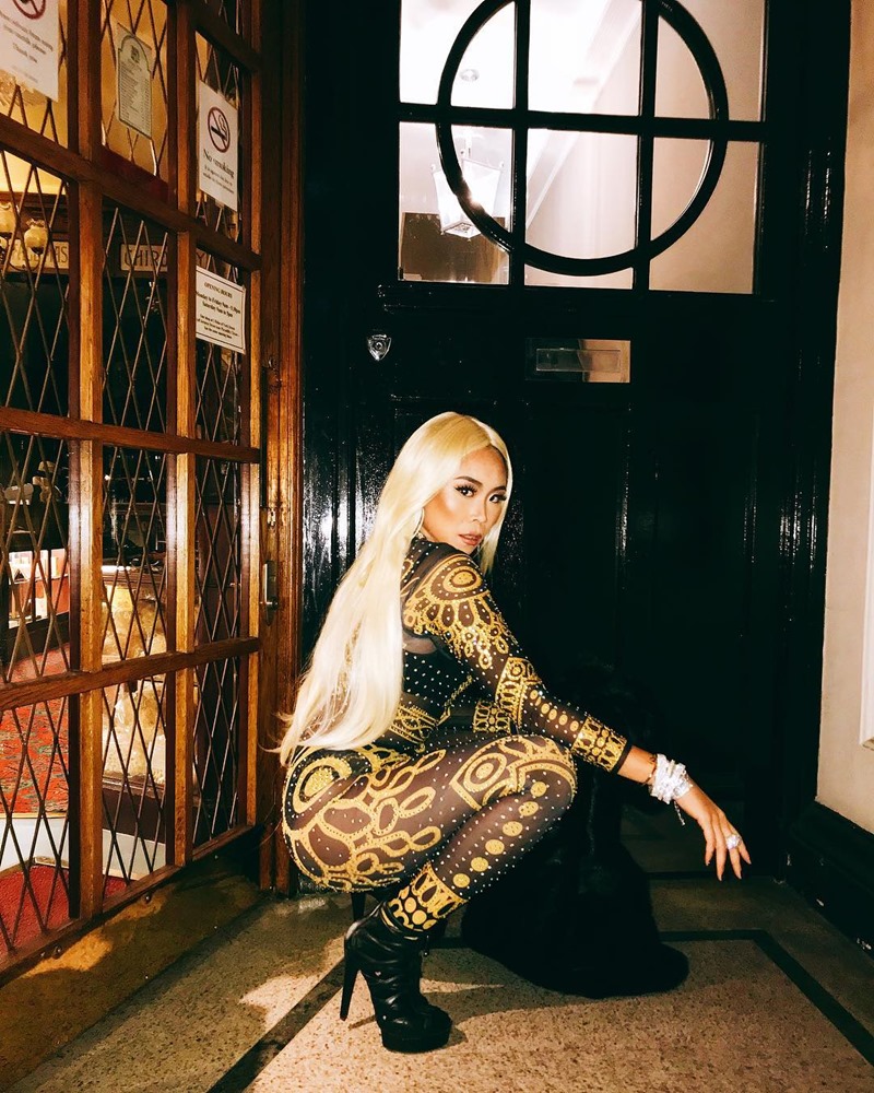 Halloween 2018 của Nga H. Nguyễn bắt đầu với tạo hình hóa thân thành nữ rapper đình đám Nicki Minaj. 