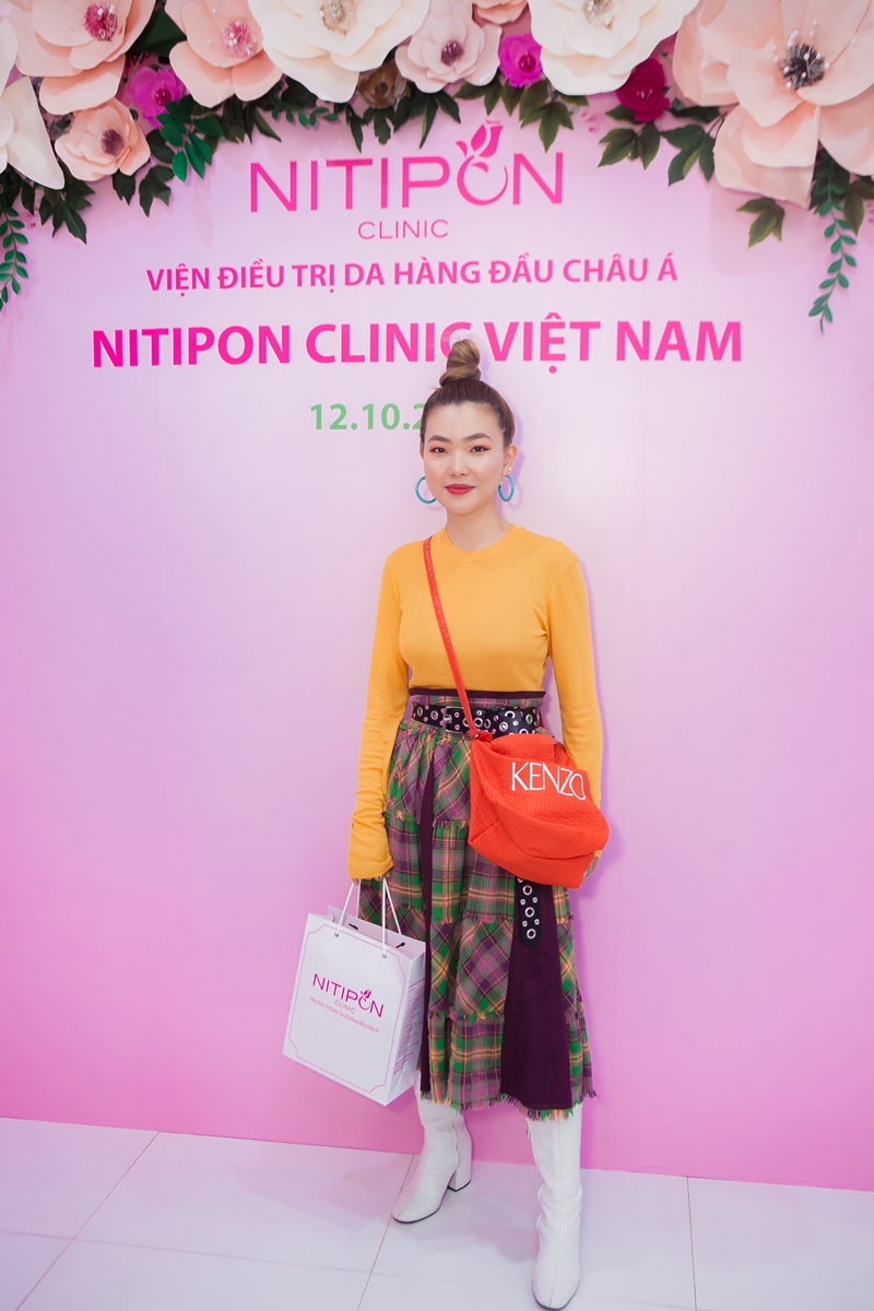 Nếu là một tín đồ âm nhạc và thường xuyên theo dõi kênh MTV Việt Nam, bất kỳ ai cũng không thể quên được cô nàng VJ có lối dẫn hoạt bát, nụ cười rạng rỡ với phong cách thời trang đầy màu sắc.