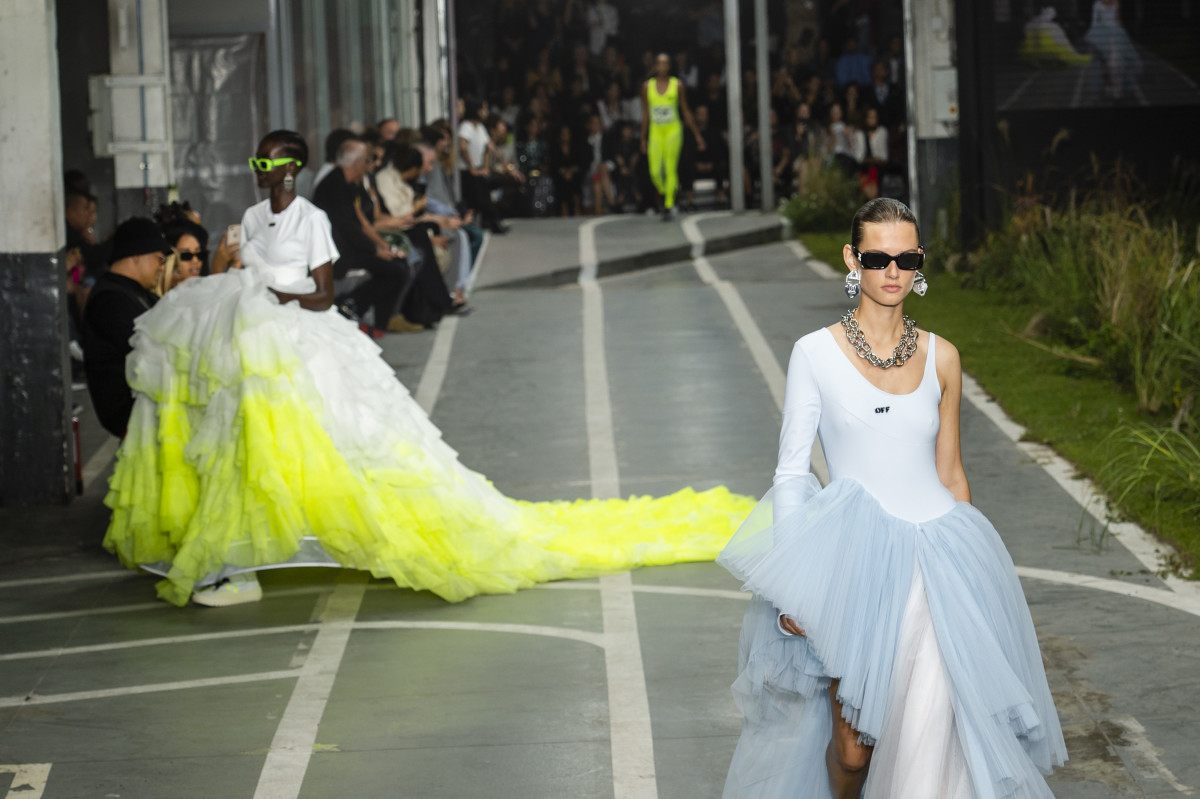 Vượt mặt Balenciaga & Gucci, Off-White chính là thương hiệu thời trang  
