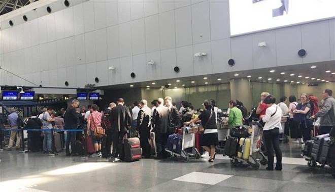 Sân bay Trung Quốc nhộn nhịp du khách nước ngoài tới Triều Tiên