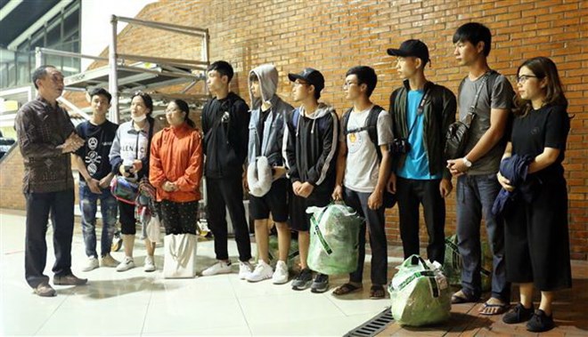 10 sinh viên Việt Nam bị kẹt tại vùng động đất đã đến Jakarta