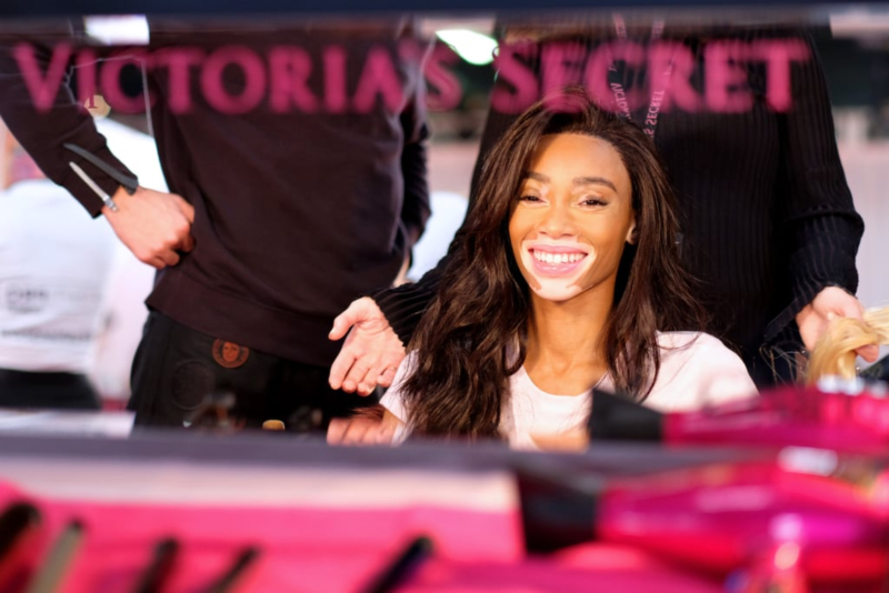 winnie-harlow-victoria-secret-fashion-show-2018-5