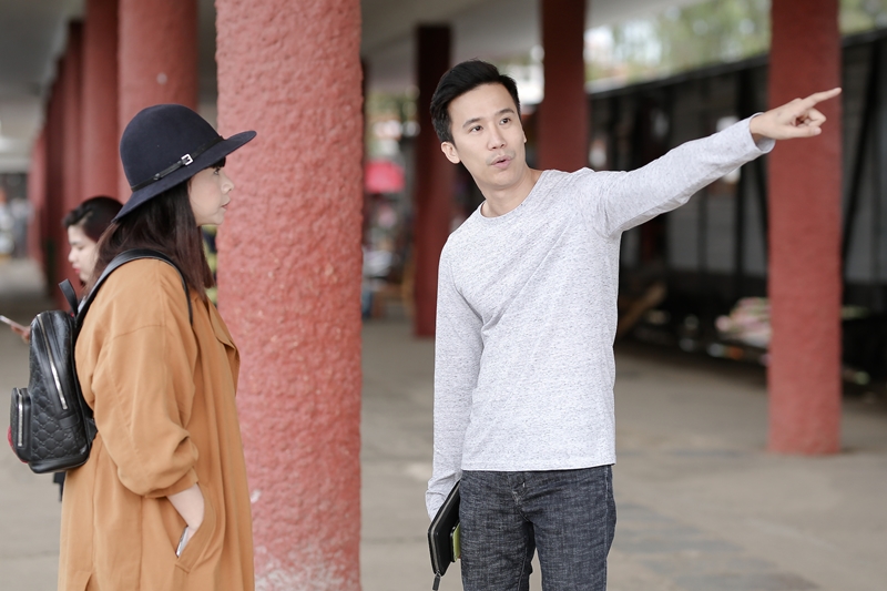 Cô cùng đạo diễn Lê Việt và ê kíp đã bàn bạc và đi khảo sát nhiều nơi để đưa ra lựa chọn thích hợp cho show diễn lần này.