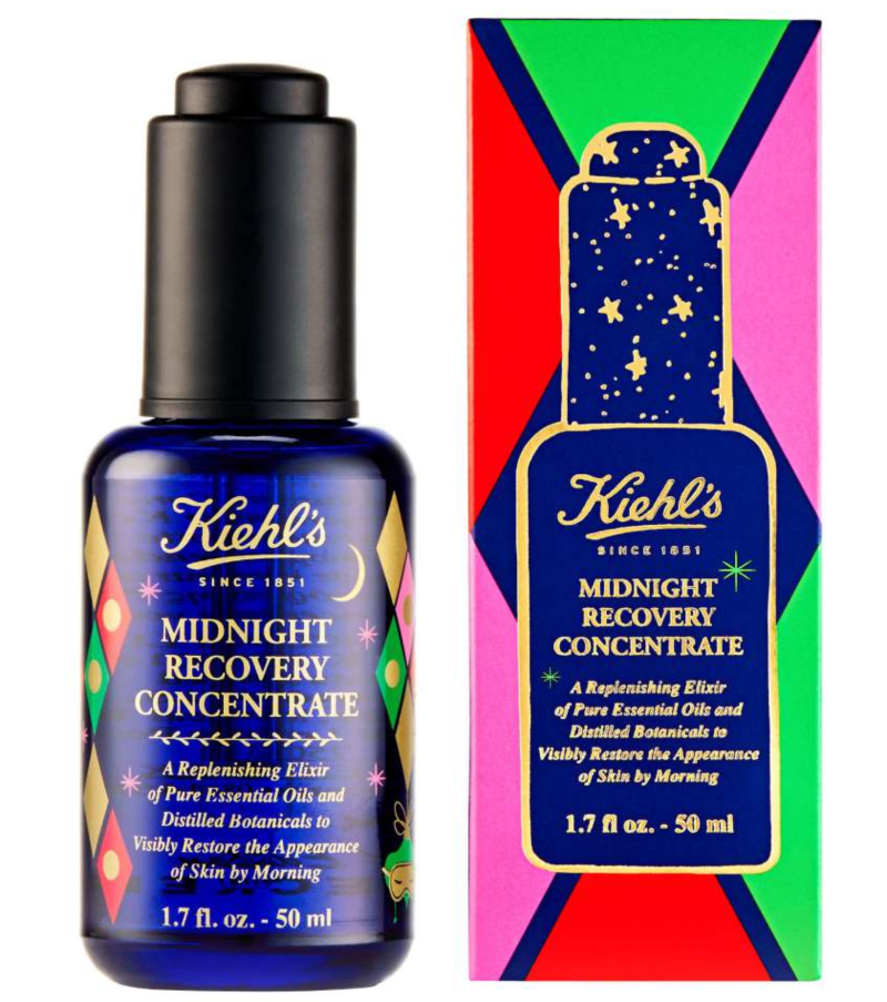 Midnight Recovery Concentrate là một trong những sản phẩm bán chạy nhất của Kiehl’s. Tinh chất này như một liều thuốc giúp bổ sung dưỡng chất cho da, được làm từ tinh dầu nguyên chất và thảo dược chưng cất giúp phục hồi da rõ rệt vào buổi sáng hôm sau
