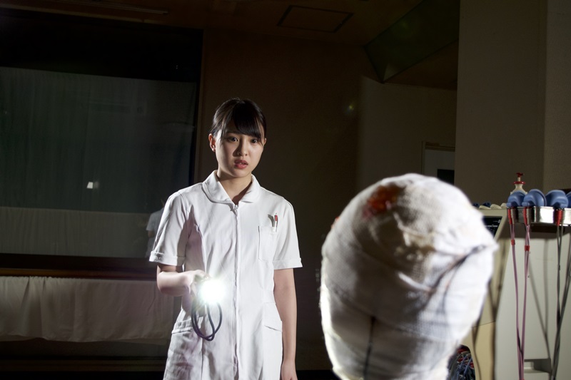  cô nhận nhiệm vụ chăm sóc cho nữ bệnh nhân Yukiko Norita (Kaori Saeki) - người mắc phải căn bệnh lạ