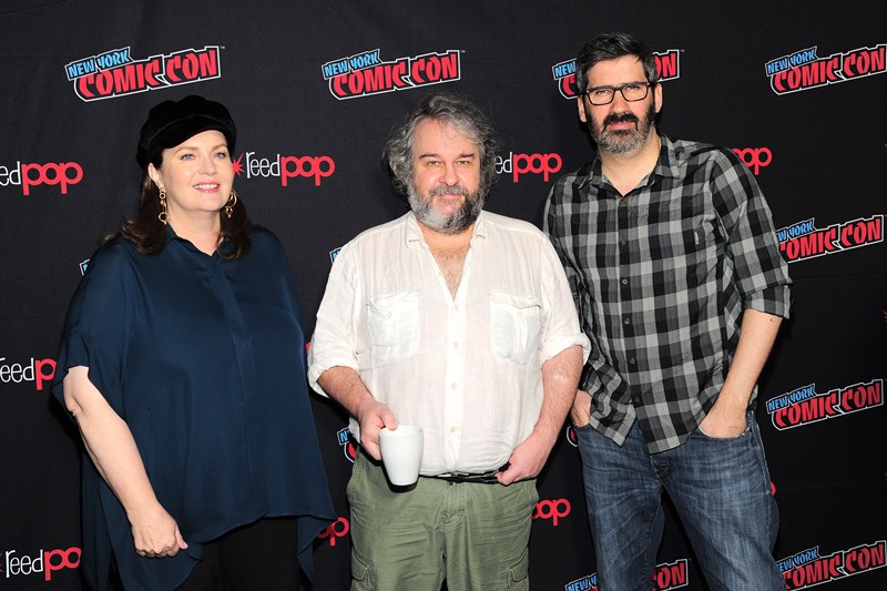 (Từ trái qua) Philippa Boyens, Peter Jackson và Christian Rivers có mặt tại sự kiện New York Comic Con 2018 để quảng bá cho “Mortal Engines”.