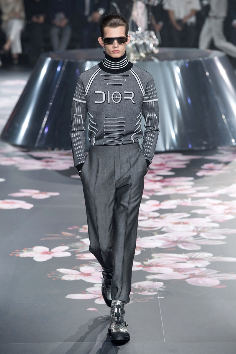Thiết kế nguyên bản trong show Chớm Thu 2019 của Dior Homme. 