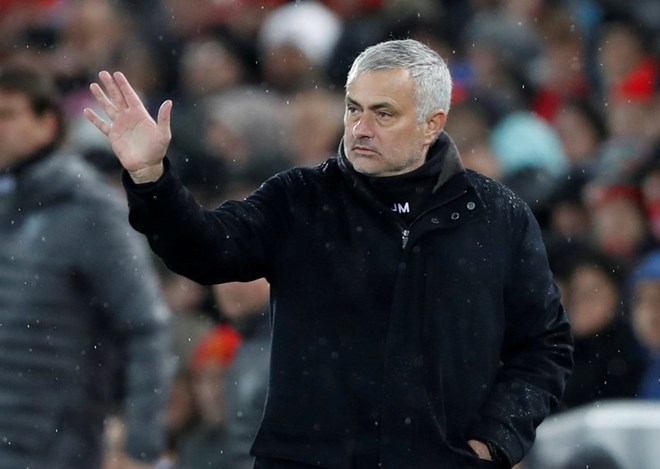 Manchester United bất ngờ sa thải huấn luyện viên Jose Mourinho