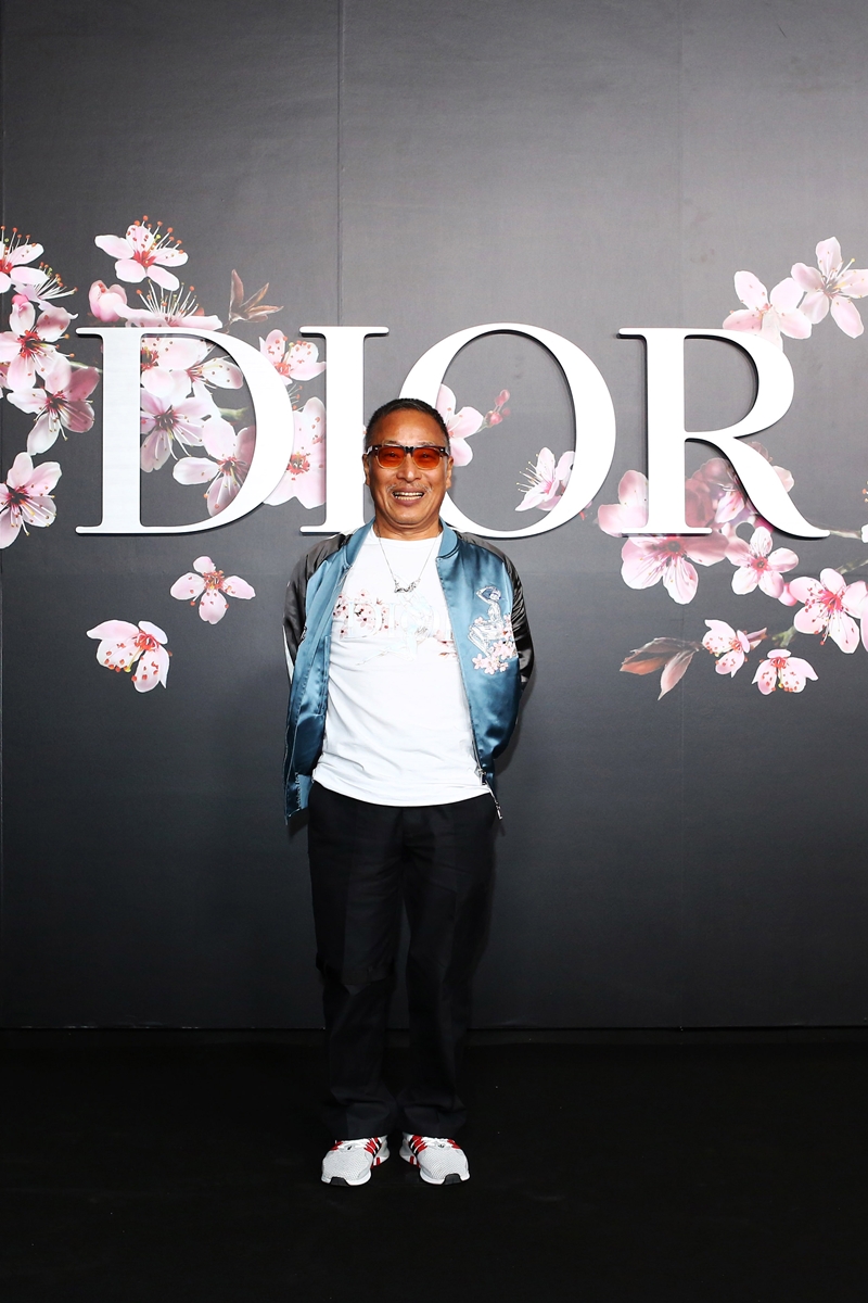 Nghệ sĩ Nhật Bản Hajime Sorayama là người hợp tác cùng NTK Kim Jones trong show diễn Chớm Thu 2019 của Dior Homme với những dấu ấn nghệ thuật đặc sắc. 