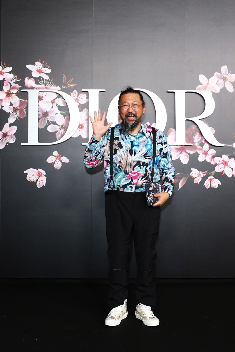 Nghệ sĩ đình đám người Nhật Takashi Murakami cũng có mặt tại show diễn lần này. 