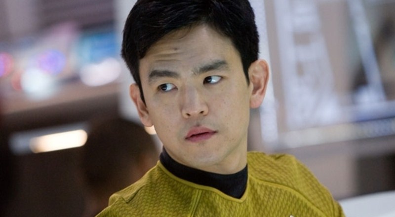 John Cho trong vai thuyền viên Star Trek Sulu quả cảm.