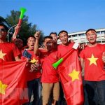 Cổ động viên Việt Nam tiếp lửa cho trận quyết đấu với Myanmar