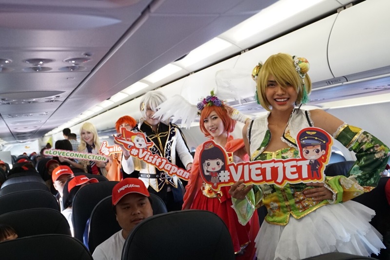 Hành khách trên chuyến bay từ TP.HCM đến Osaka được thưởng thức màn trình diễn Cosplay đậm chất Nhật.